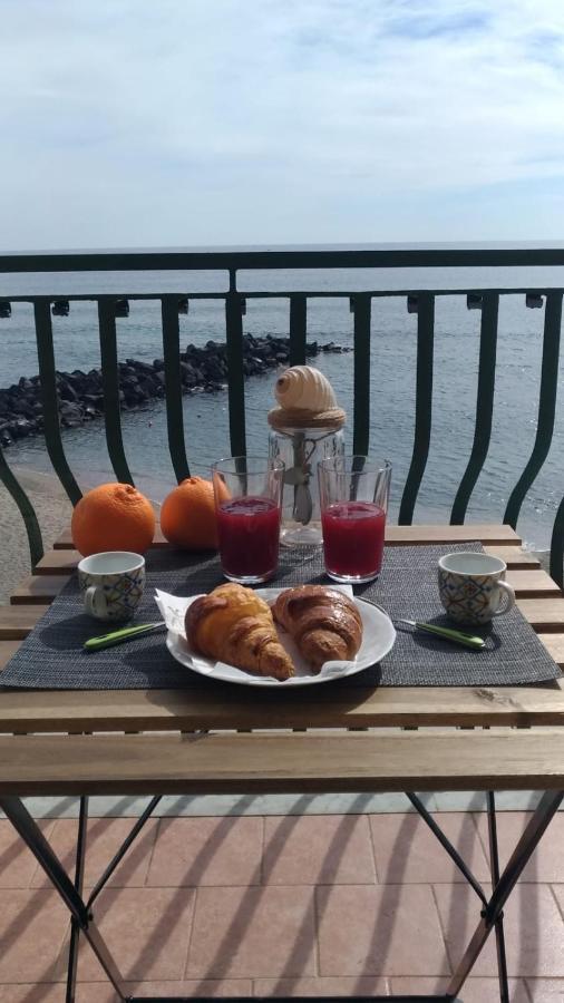 Beachfront Giardini Naxos Dış mekan fotoğraf
