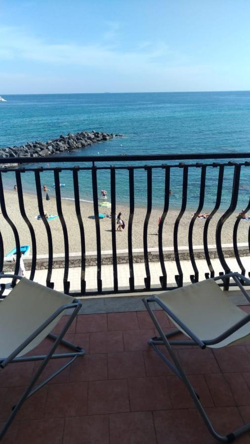 Beachfront Giardini Naxos Dış mekan fotoğraf