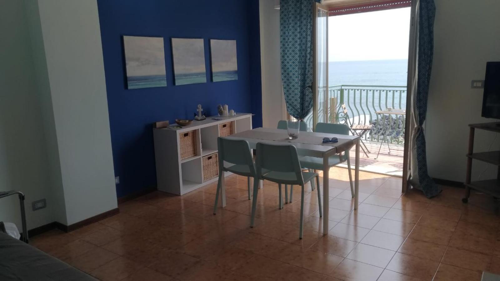 Beachfront Giardini Naxos Dış mekan fotoğraf
